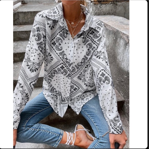 Paisley button down top - Picture 3 of 4